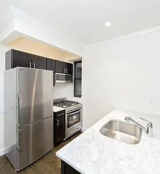 323 East 78th Street in Lenox Hill