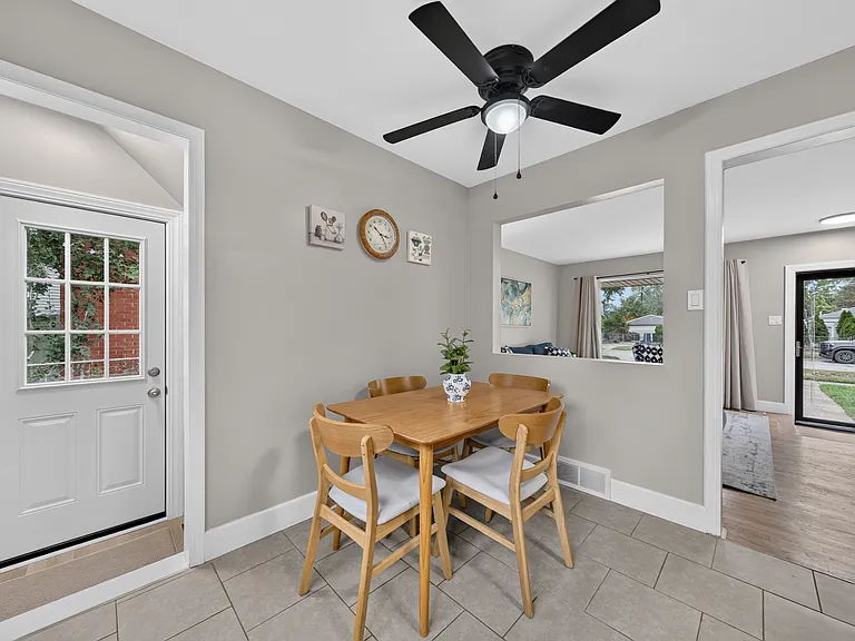 30726 Avondale St — Photo 10
