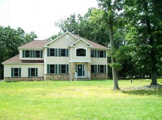 2 Westridge Ct, East Stroudsburg, PA 18302
