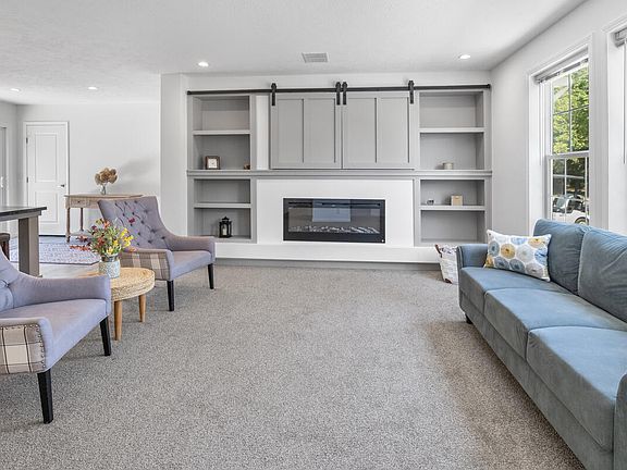 4th image of 4525 Medler Dr #8