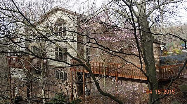 1st image of 7 Lakeridge Dr