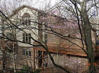 7 Lakeridge Dr, Greensburg, PA 15601