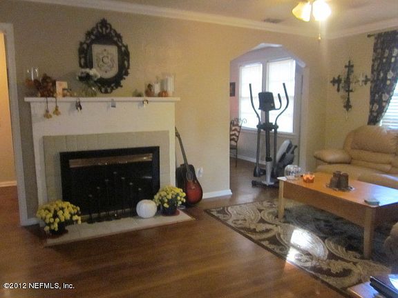 2nd image of 6719 Crane Ave