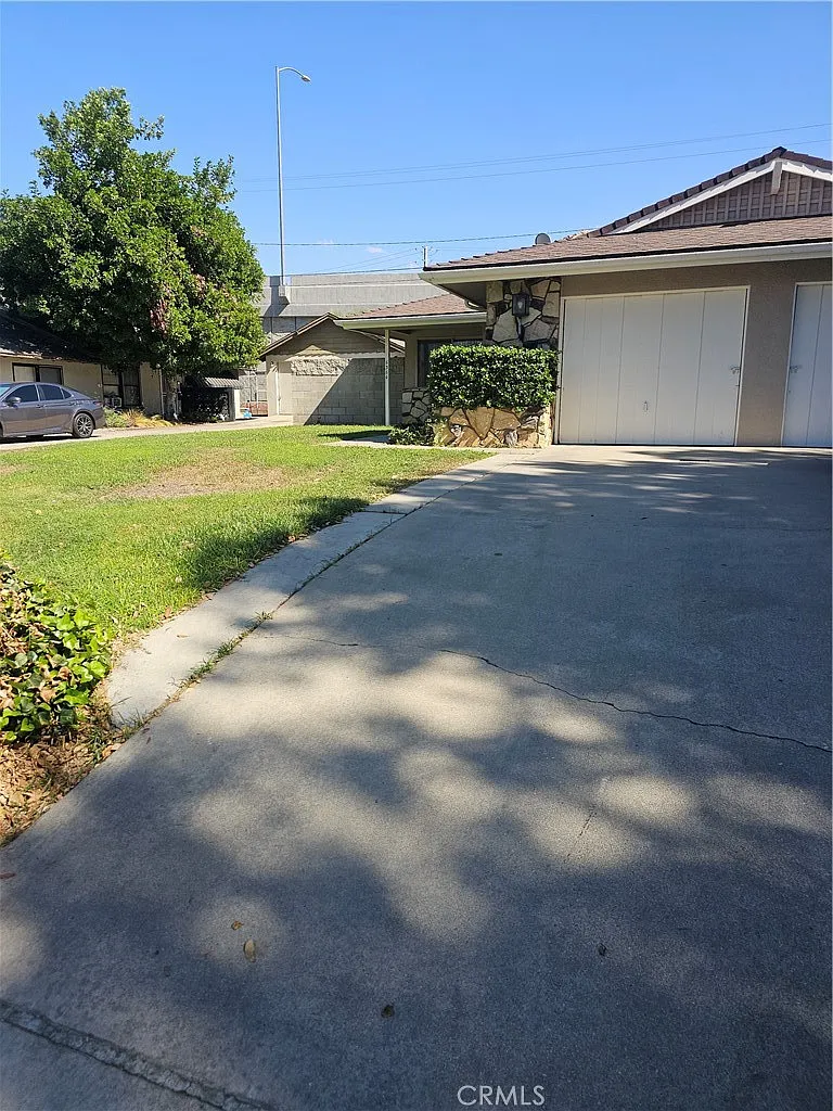 2 bed, 903 sqft, $2,100 — Photo 4