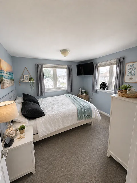 3 bed, 900 sqft, $2,300 — Photo 4