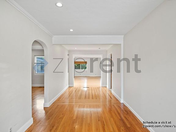 4th image of 1636 Jenevein Ave
