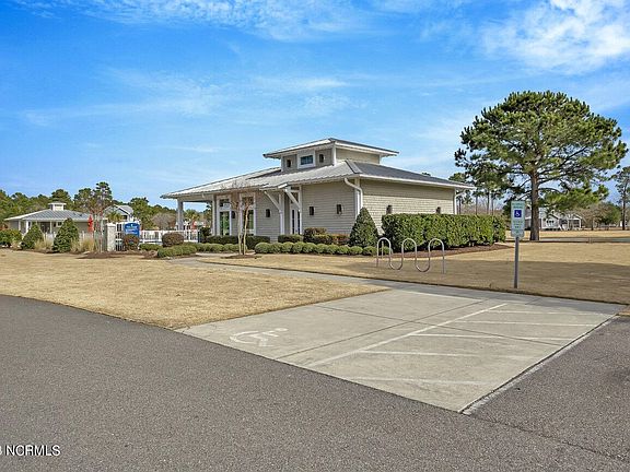 3rd image of 3810 Cherry Heron Ct NE