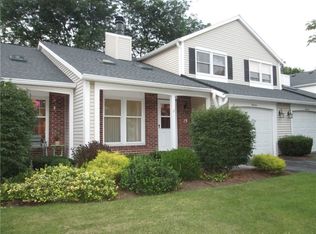 19 Walnut Cir, Webster, NY 14580