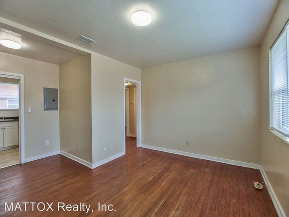 4th image of 638 E Park Ave APT 12