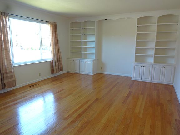 2nd image of 21888 Shattuck Dr