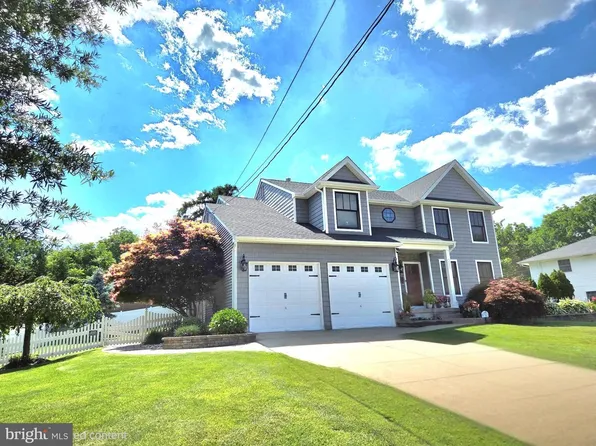 101 Handler Dr, Burlington, NJ 08016