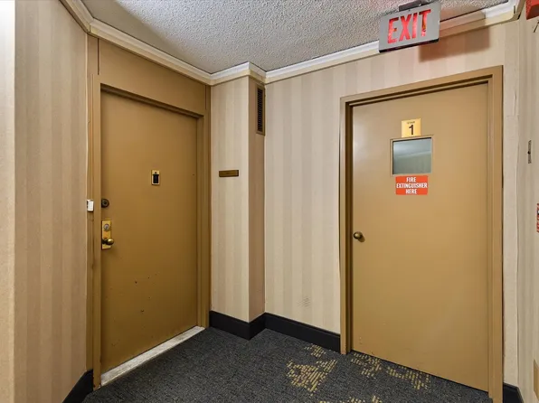 401 Harmon Cove Tower image 6 of 47