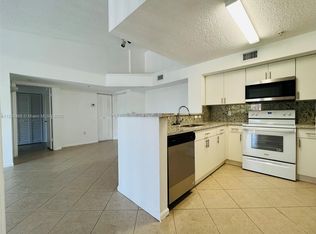 2081 Renaissance Blvd APT 305, Hollywood, FL 33025