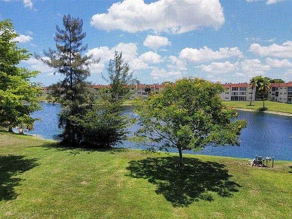 2nd image of 2700 Sunrise Lks Drive #306