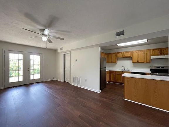 3rd image of 166 Kirkcauldy Dr