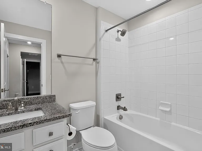 13246 Lake Woodland Way #5A — Photo 36