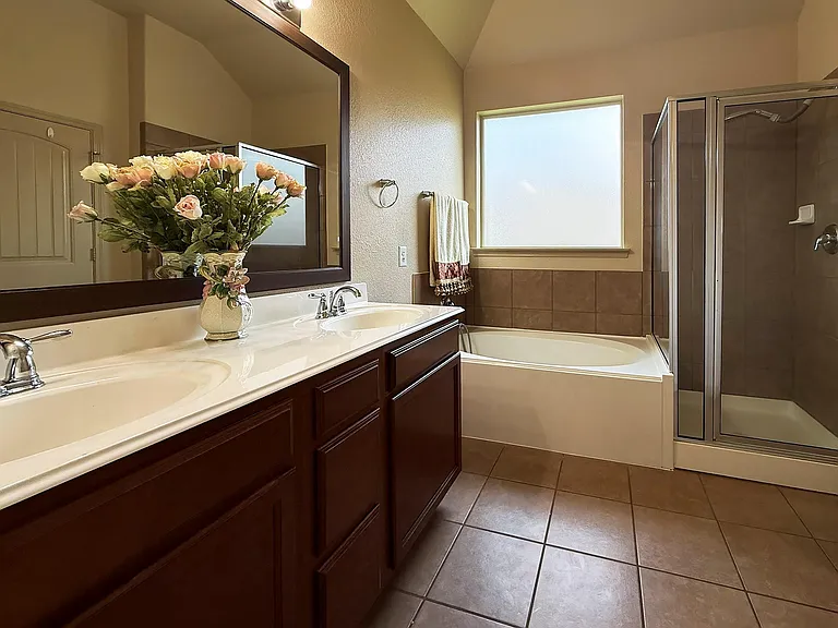 24510 Avellino Ct — Photo 16