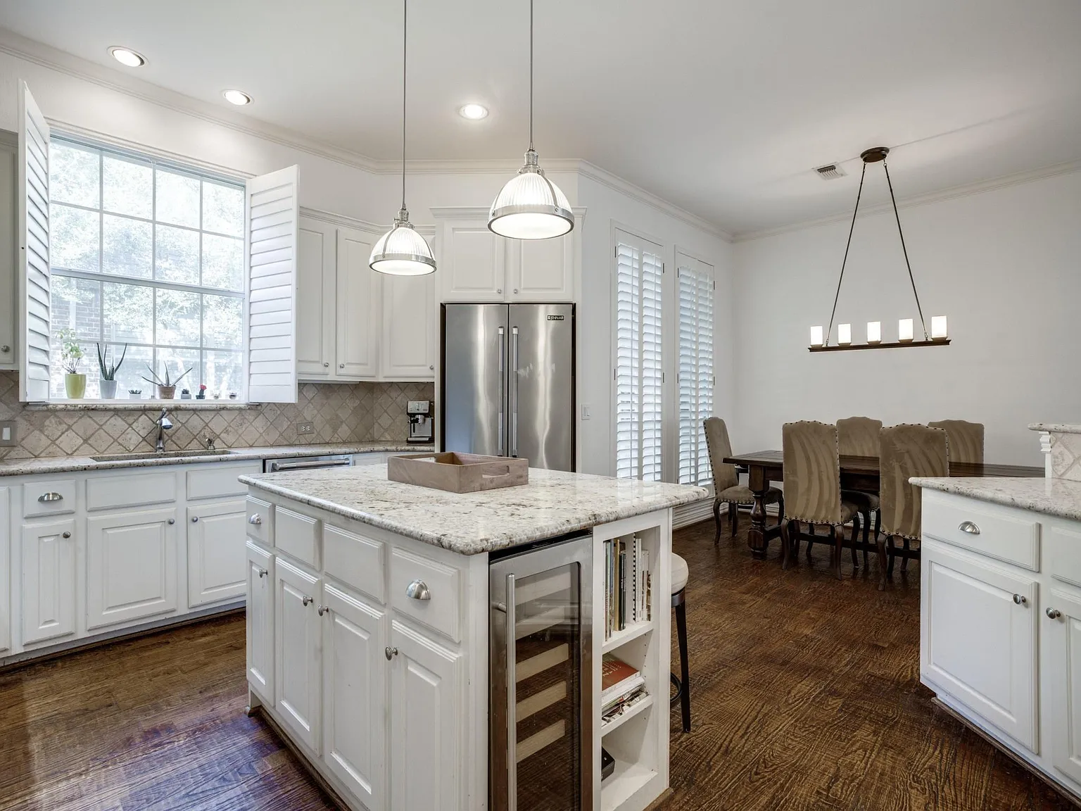 4 bed, 3615 sqft, $6,500 — Photo 4