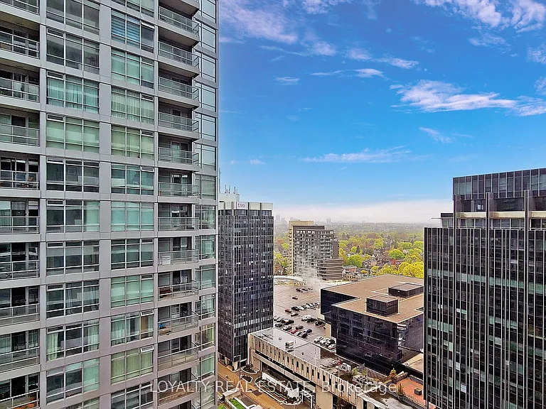 2221 Yonge St #1705 — Photo 35