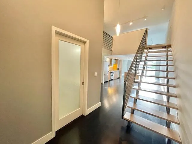 188 King St #304 — Photo 2
