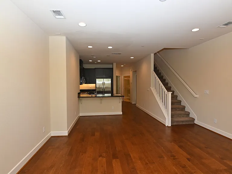 6543 Tralee Village Dr — Photo 2