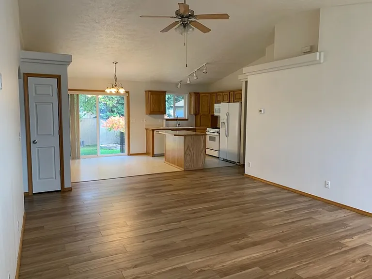9049 N Torrey Ln — Photo 10