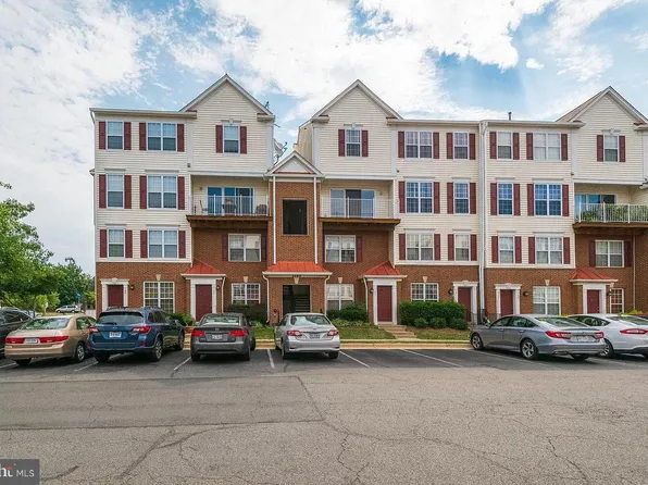 2489 Quick St #301, Herndon, VA 20170
