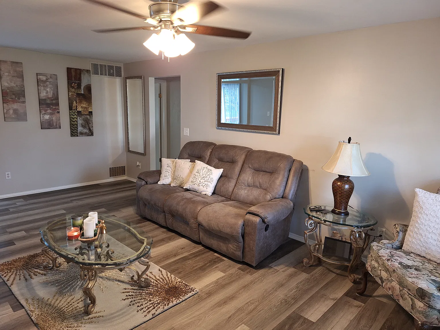 2 bed, 1061 sqft, $1,285 — Photo 1