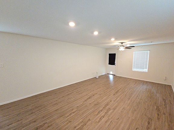 2nd image of 1134 Road 5203