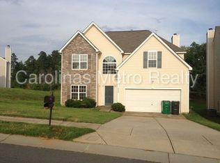 8430 Oak Dr NE, Charlotte, NC 28269