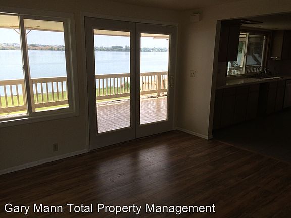 4th image of 4997 Westshore Dr NE