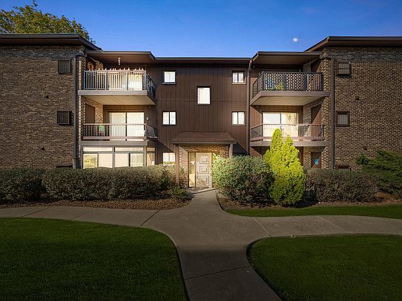 2nd image of 60 Pier Dr APT 202