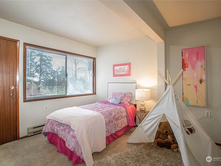 2215 S Castle Way — Photo 14
