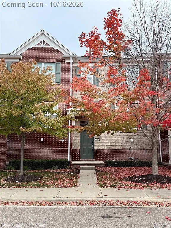 3 bed, 2.5 bath, 1518 sqft, $2,400 — Photo 1