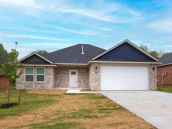 208 E Abbot Ln, Mustang, OK 73064