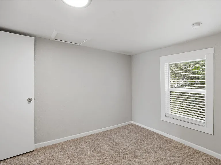 1214 Jones St — Photo 18