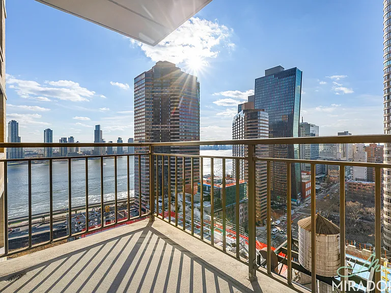 330 E 39th St #25M — Photo 2