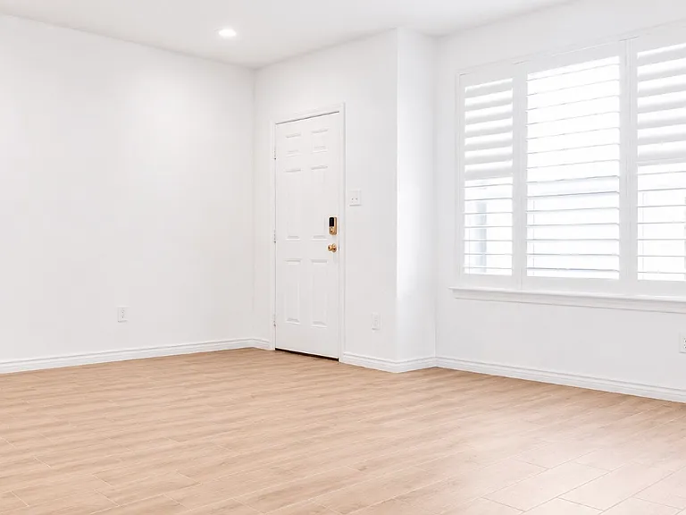 3730 Malibu Dr — Photo 6