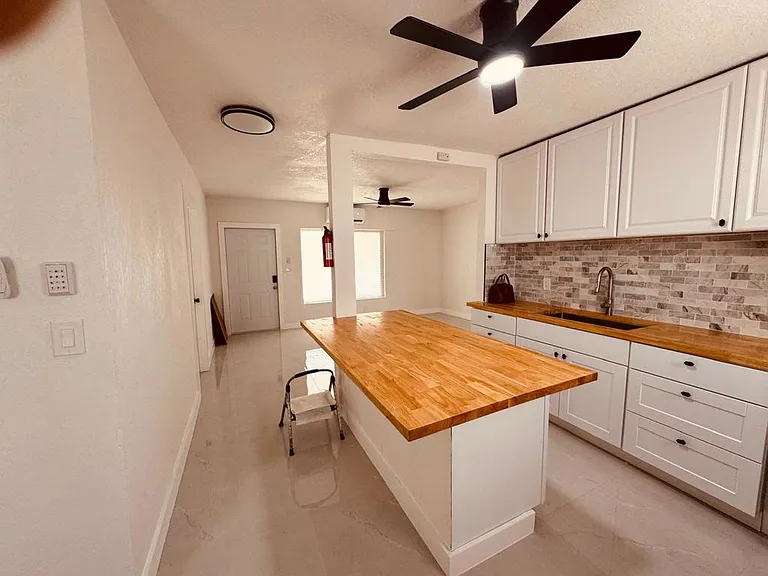 121 NW 1st Ave — Photo 7
