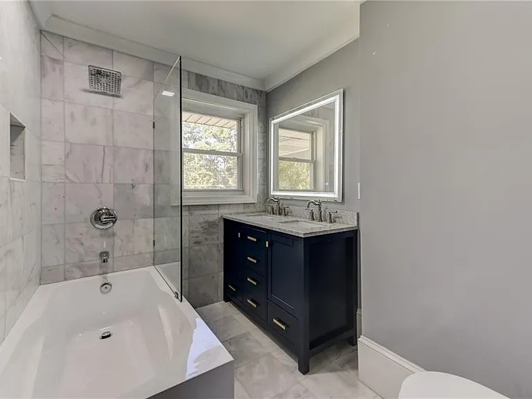 2325 Elmwood Cir SE — Photo 26