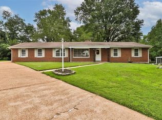 7 Nordell Ct, Florissant, MO 63033