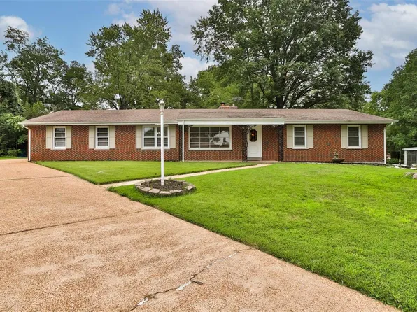 7 Nordell Ct, Florissant, MO 63033