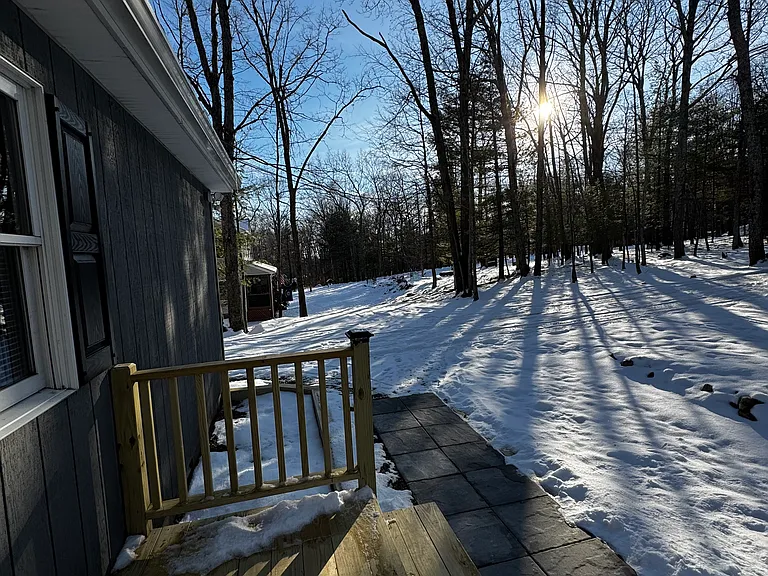 108 Cornelia Ln — Photo 3