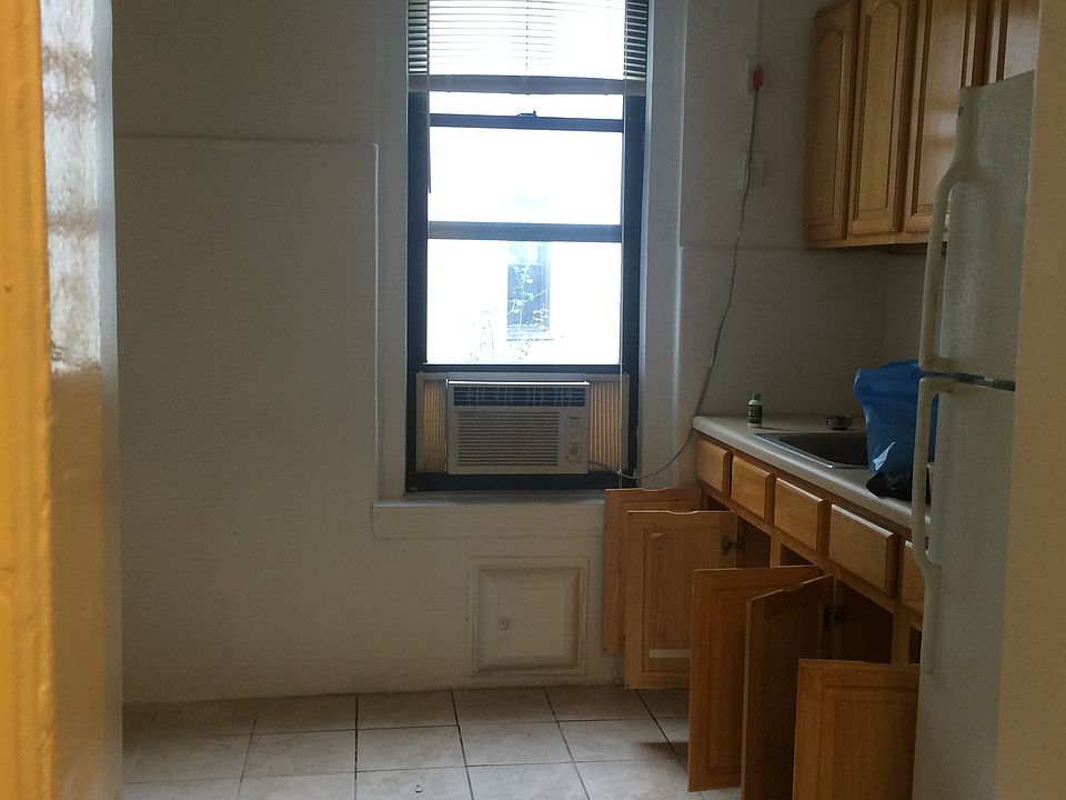 2nd image of 401 76th St Ste 1