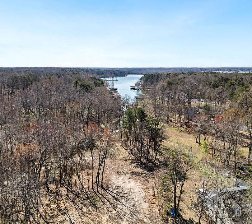 1st image of 2501 Lake Forest Ln