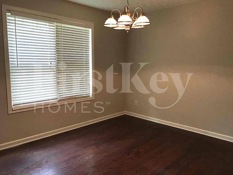 7437 Dogwood Trl — Photo 4