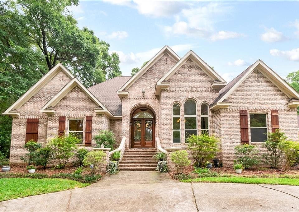 1st image of 312 Springhill Woods Dr E