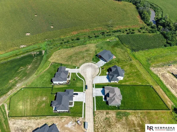 1108 Bluejay Plz, Ashland, NE 68003
