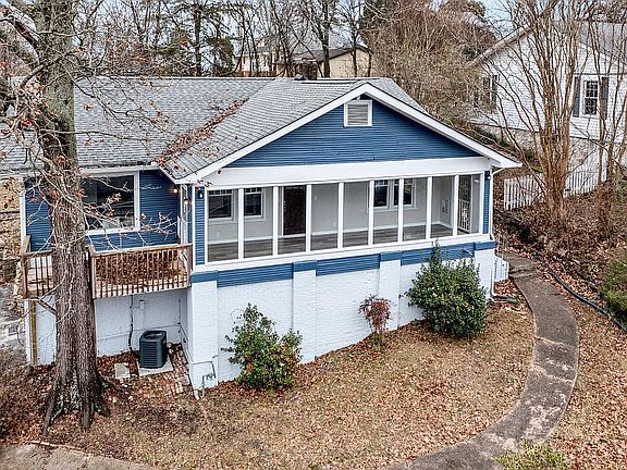 2nd image of 3435 Idlewild Cir