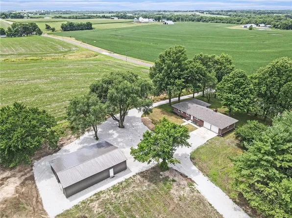 4803 N Galvin Rd, Sibley, MO 64088